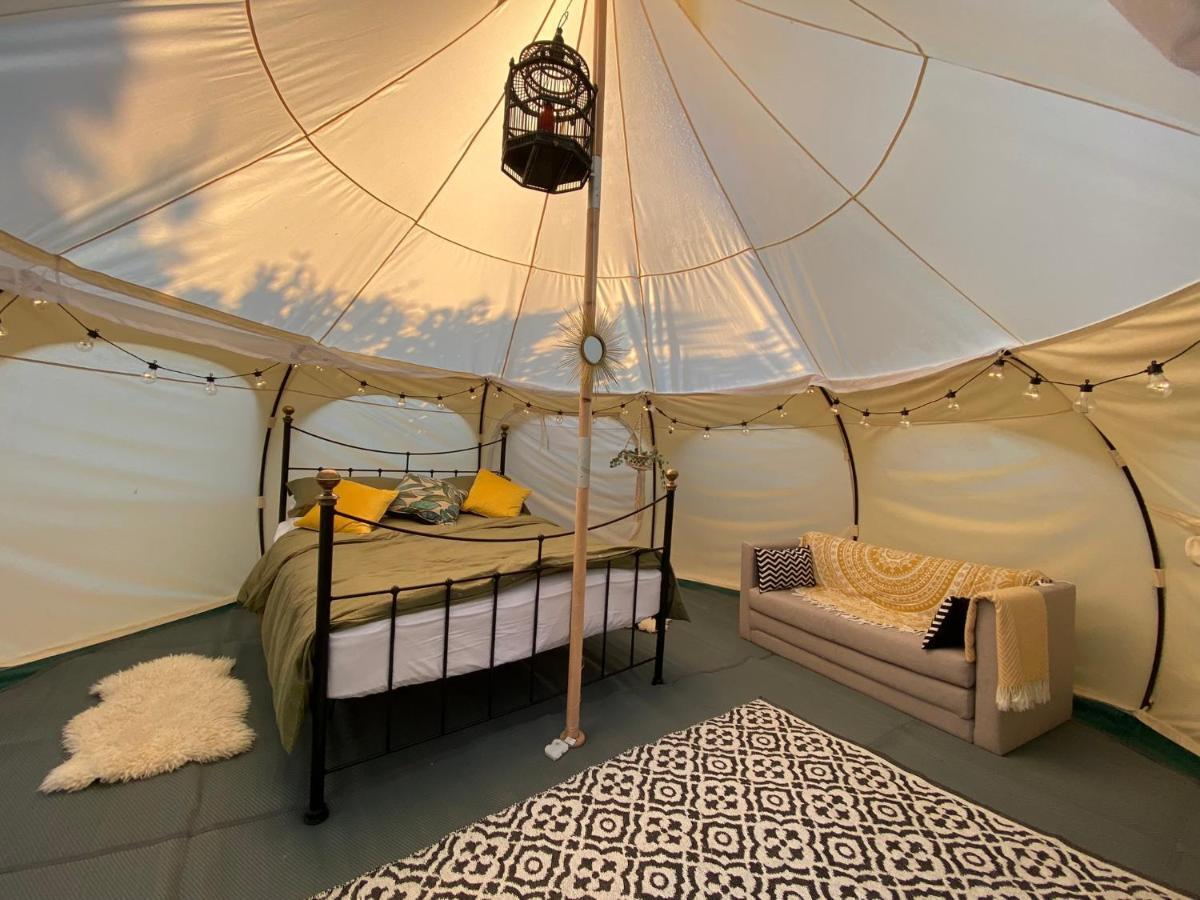 Secret Garden Glamping Hotel Lymington Ngoại thất bức ảnh