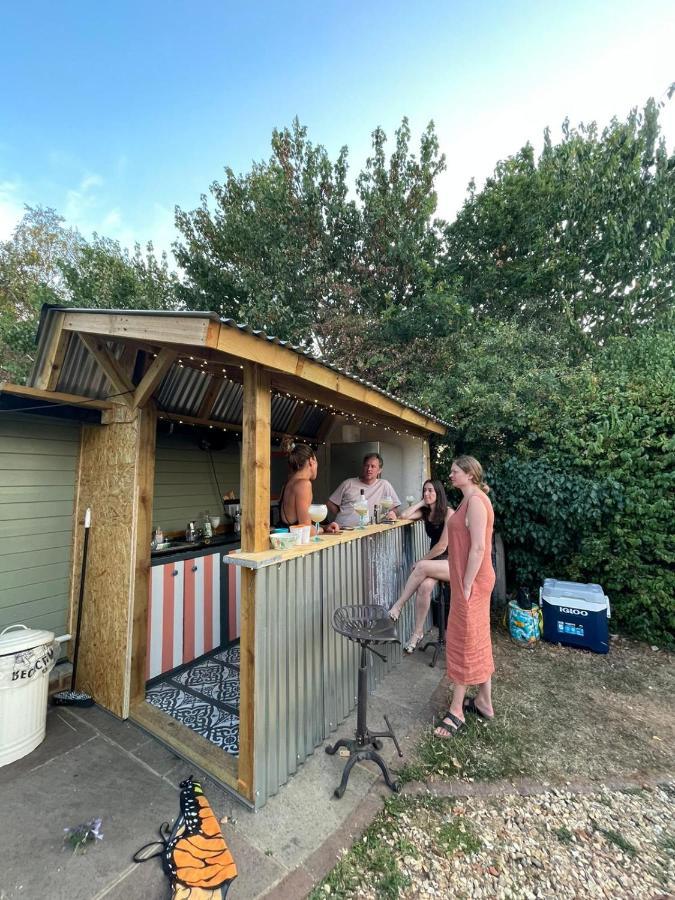 Secret Garden Glamping Hotel Lymington Ngoại thất bức ảnh