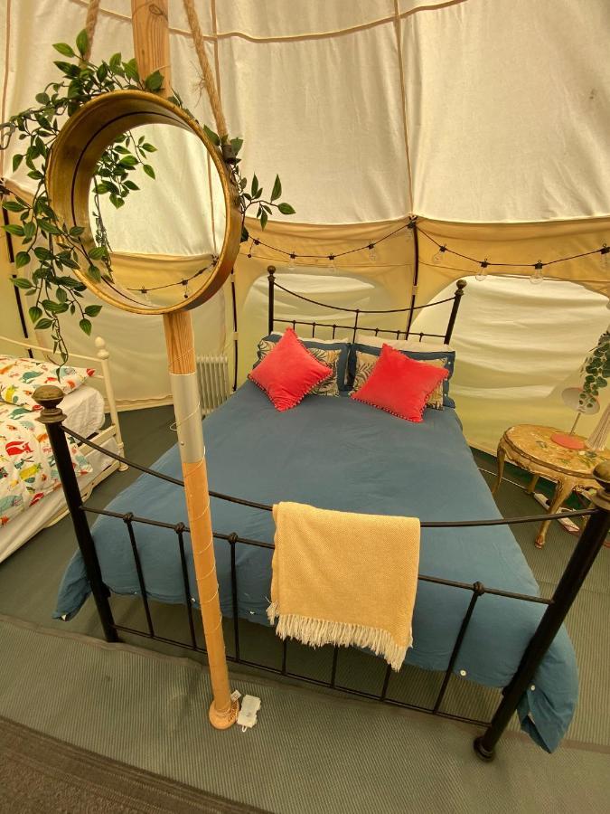 Secret Garden Glamping Hotel Lymington Ngoại thất bức ảnh